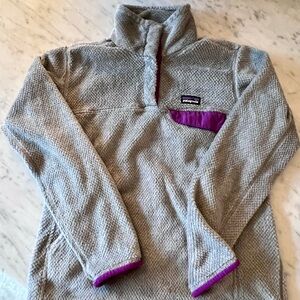 Patagonia Snap Fleece Pullover! Bundle-up! Size S. Good Condition!!
